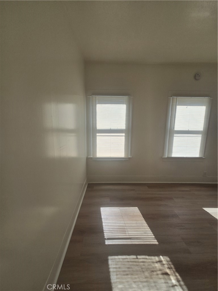 942 E 2nd 7 Property Photo 2