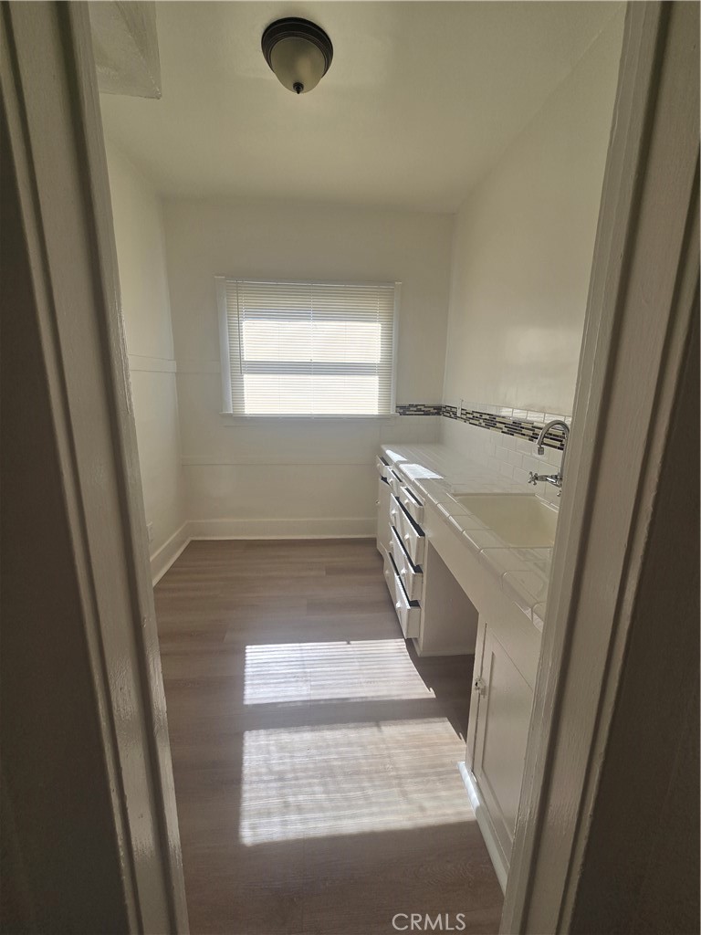 942 E 2nd 7 Property Photo 6