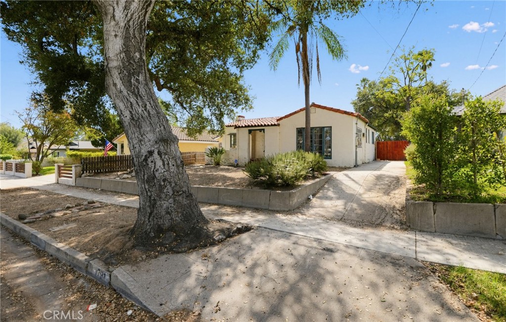 1791 Navarro Property Photo 4
