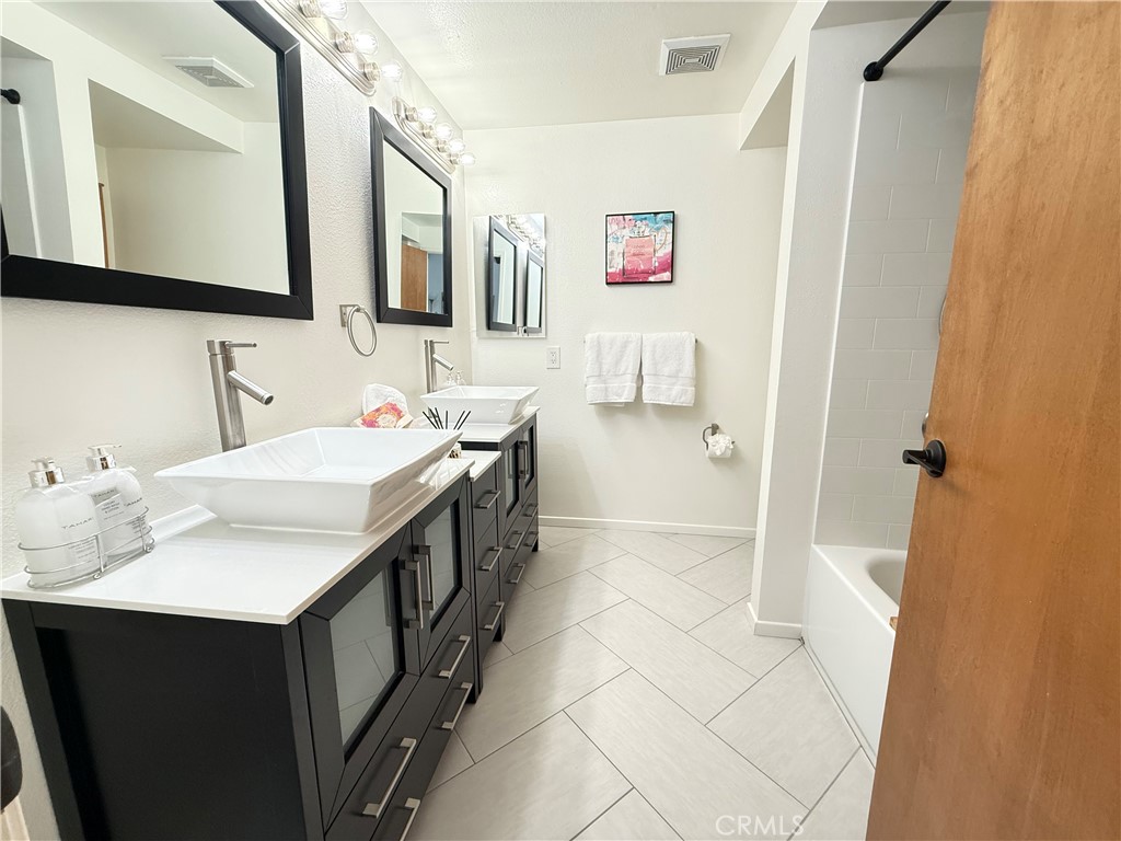 312 Pasadena C Property Photo 12