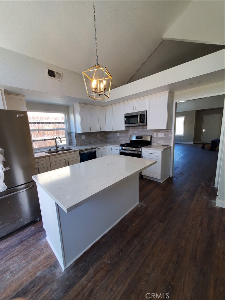 7372 Hinsdale Place Property Photo 4