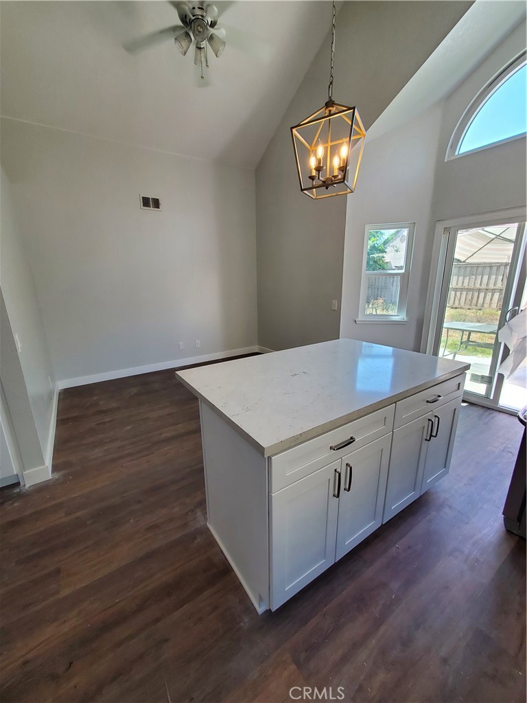 7372 Hinsdale Place Property Photo 5