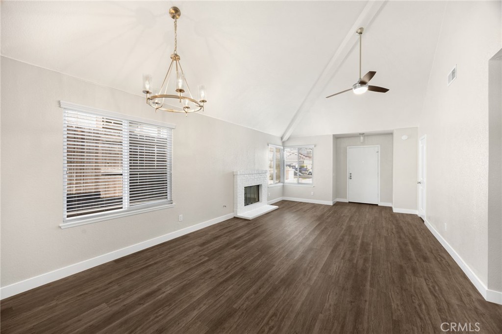 7372 Hinsdale Place Property Photo 5