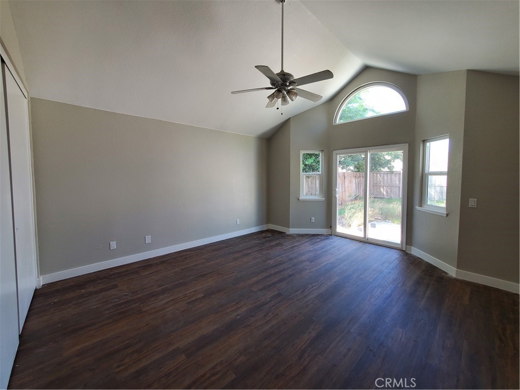 7372 Hinsdale Place Property Photo 6