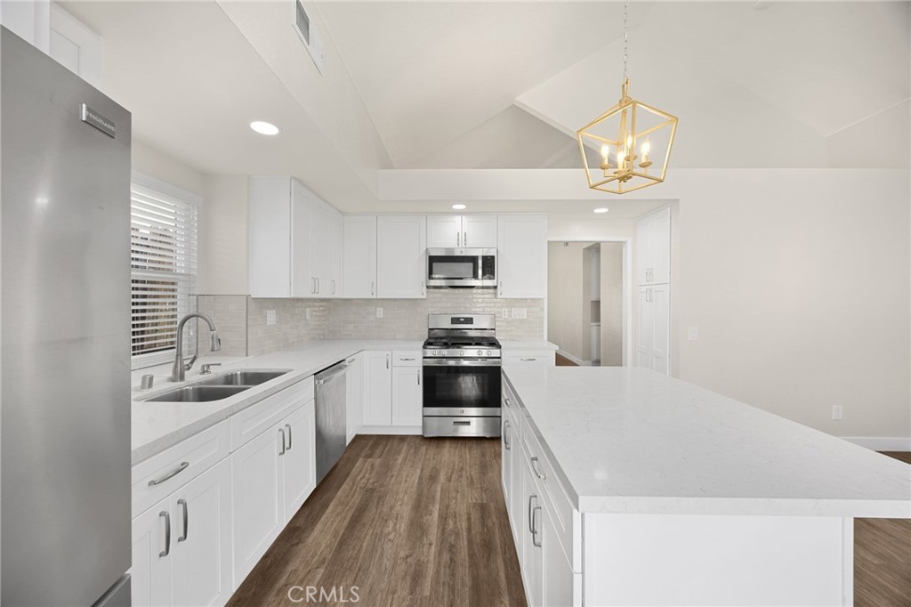 7372 Hinsdale Place Property Photo 12