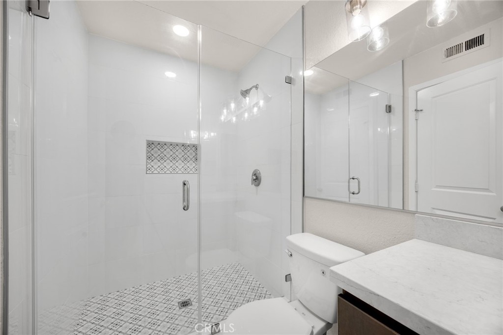 7372 Hinsdale Place Property Photo 16