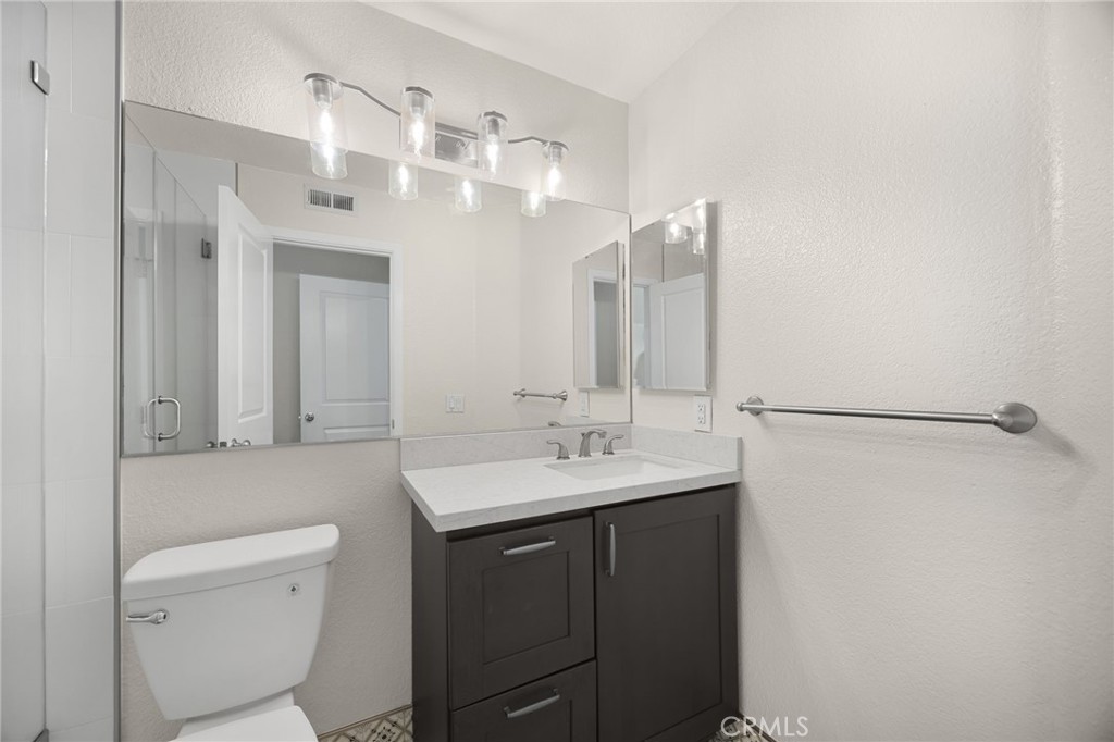 7372 Hinsdale Place Property Photo 17