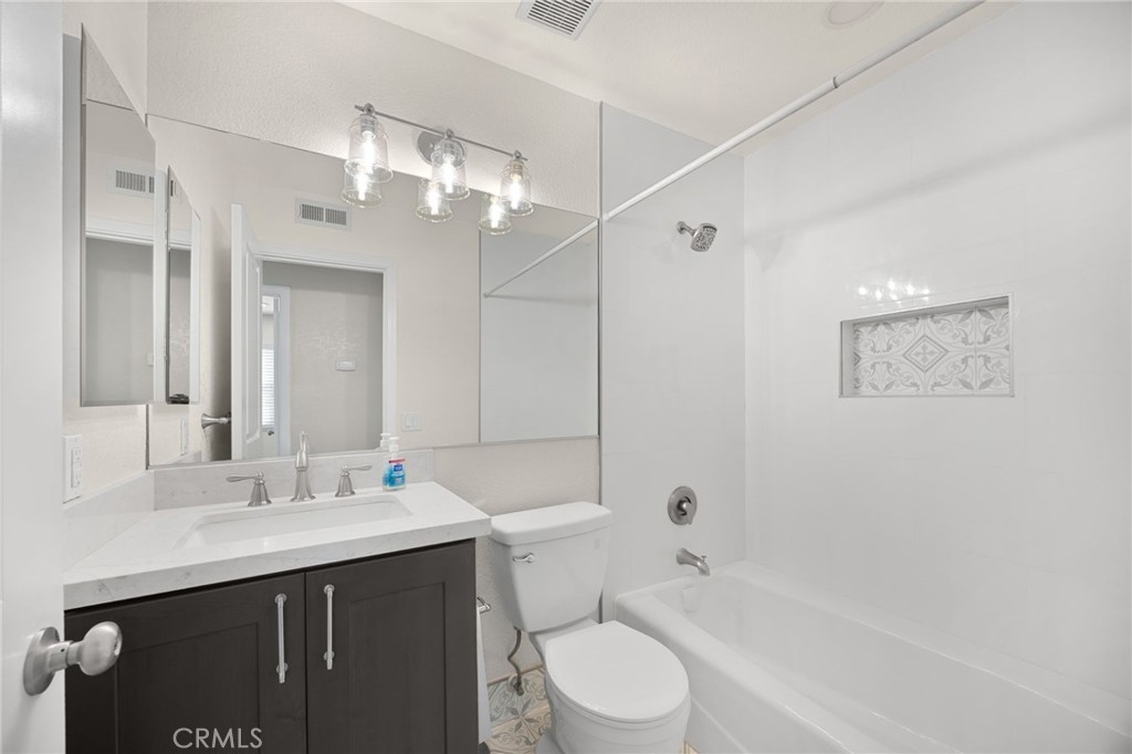 7372 Hinsdale Place Property Photo 19
