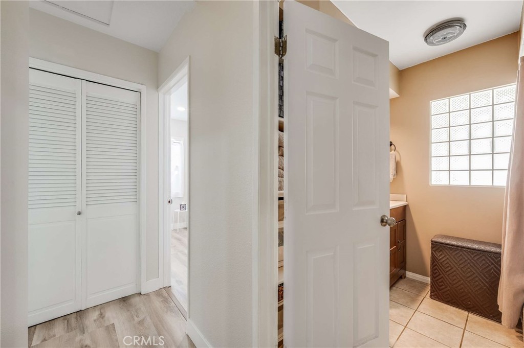 1802 E 53rd Property Photo 12