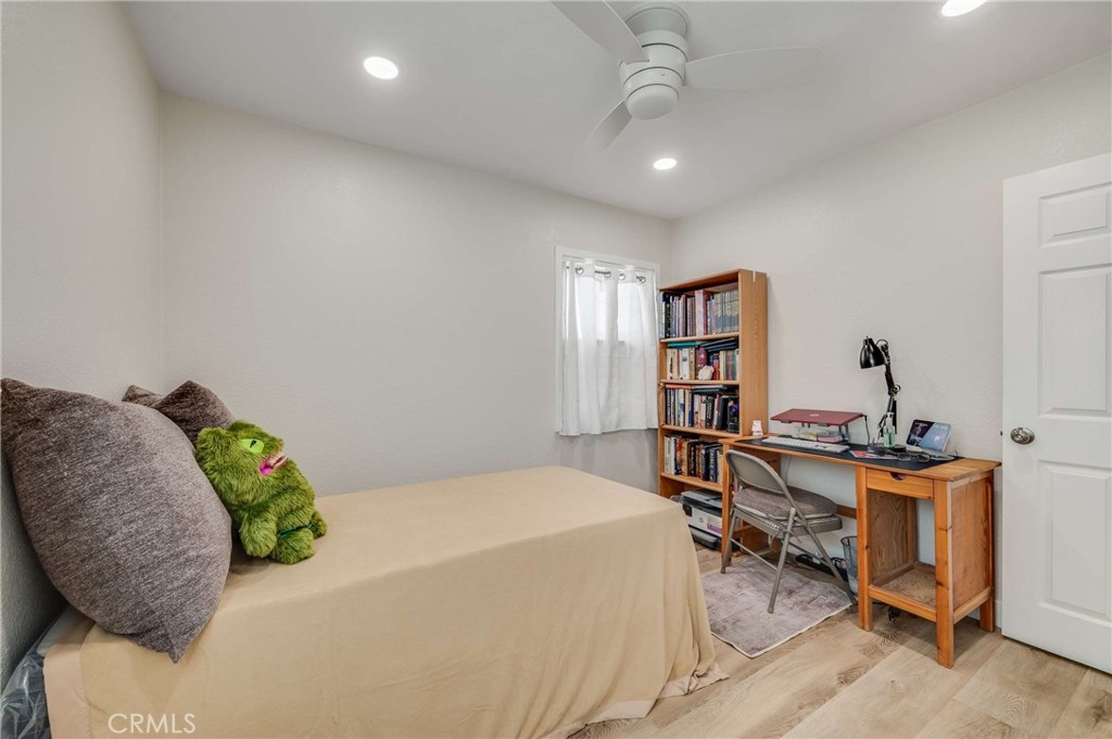 1802 E 53rd Property Photo 16
