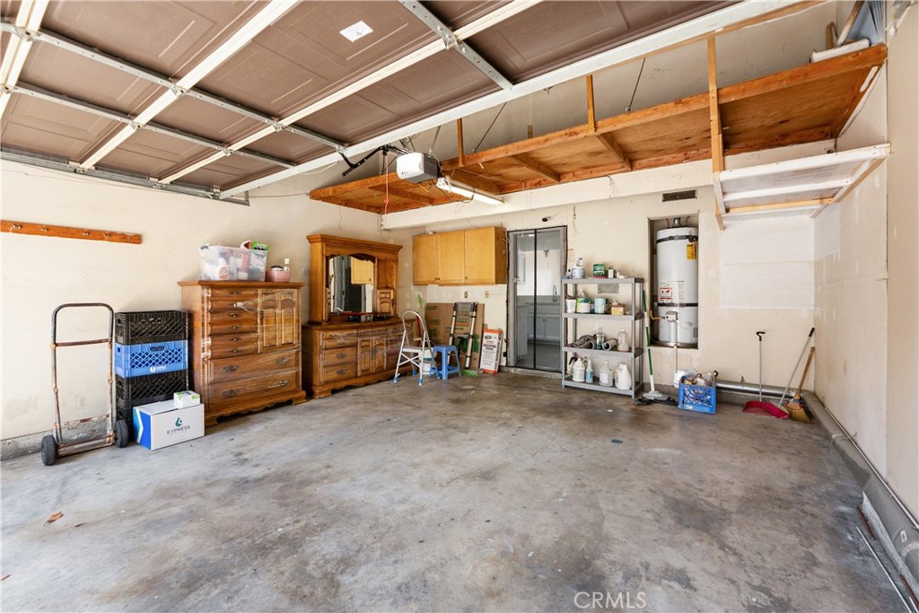8515 Burnet #b Avenue #b Property Photo 4