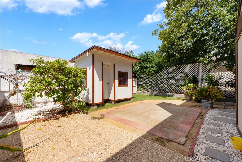 8515 Burnet #b Avenue #b Property Photo 10