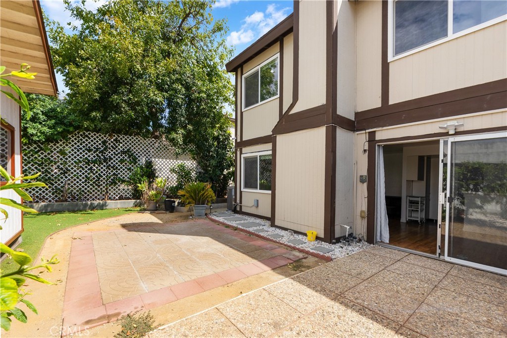 8515 Burnet #b Avenue #b Property Photo 11