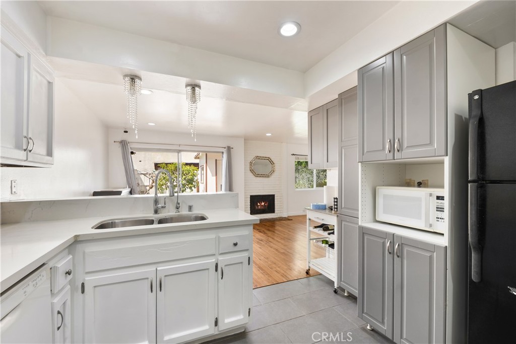 8515 Burnet #b Avenue #b Property Photo 13