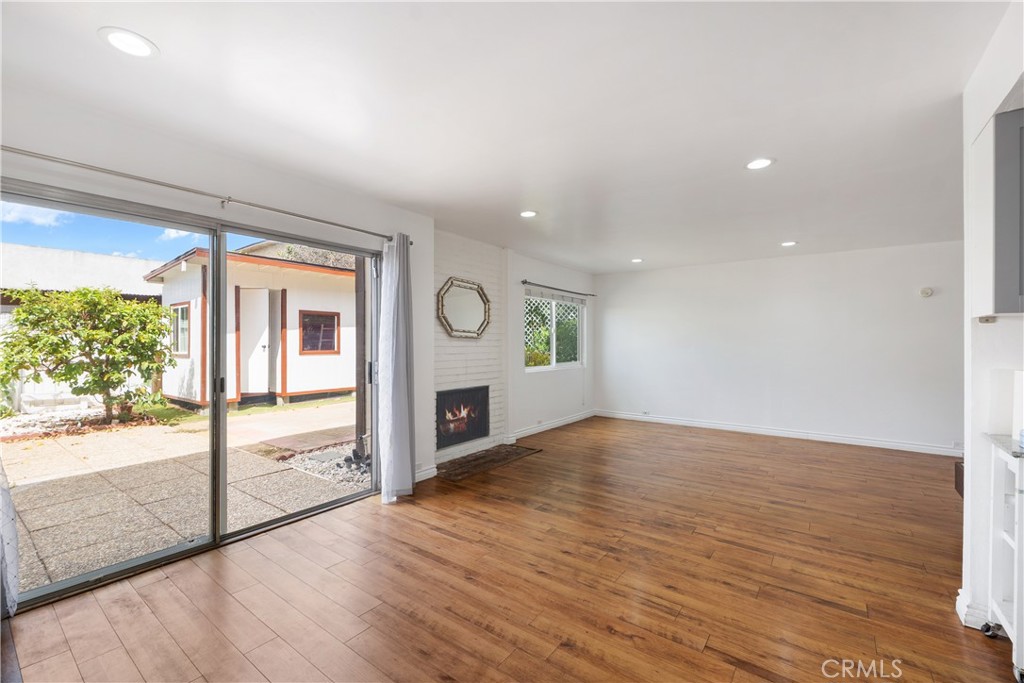 8515 Burnet #b Avenue #b Property Photo 16