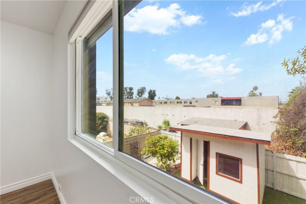 8515 Burnet #b Avenue #b Property Photo 20