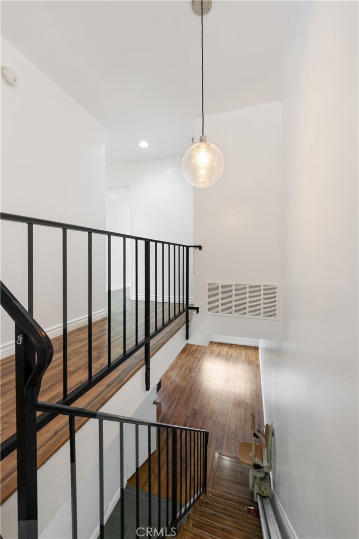 8515 Burnet #b Avenue #b Property Photo 21