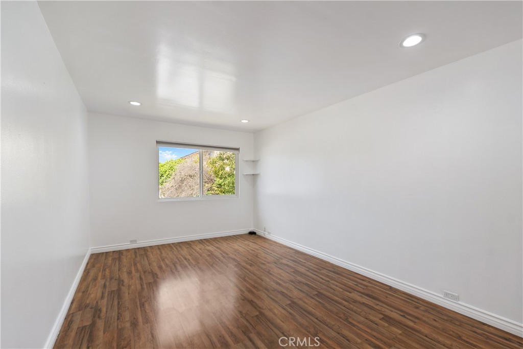 8515 Burnet #b Avenue #b Property Photo 23