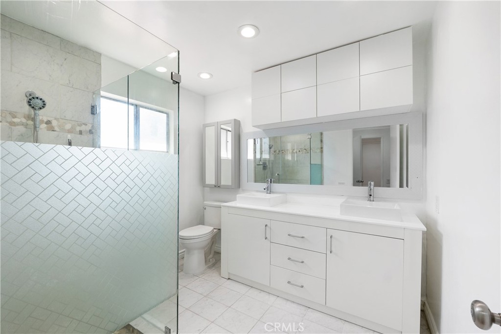 8515 Burnet #b Avenue #b Property Photo 25