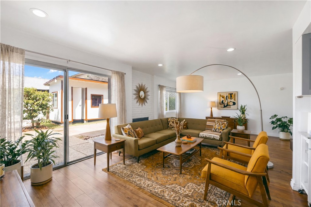 8515 Burnet #b Avenue #b Property Photo 33