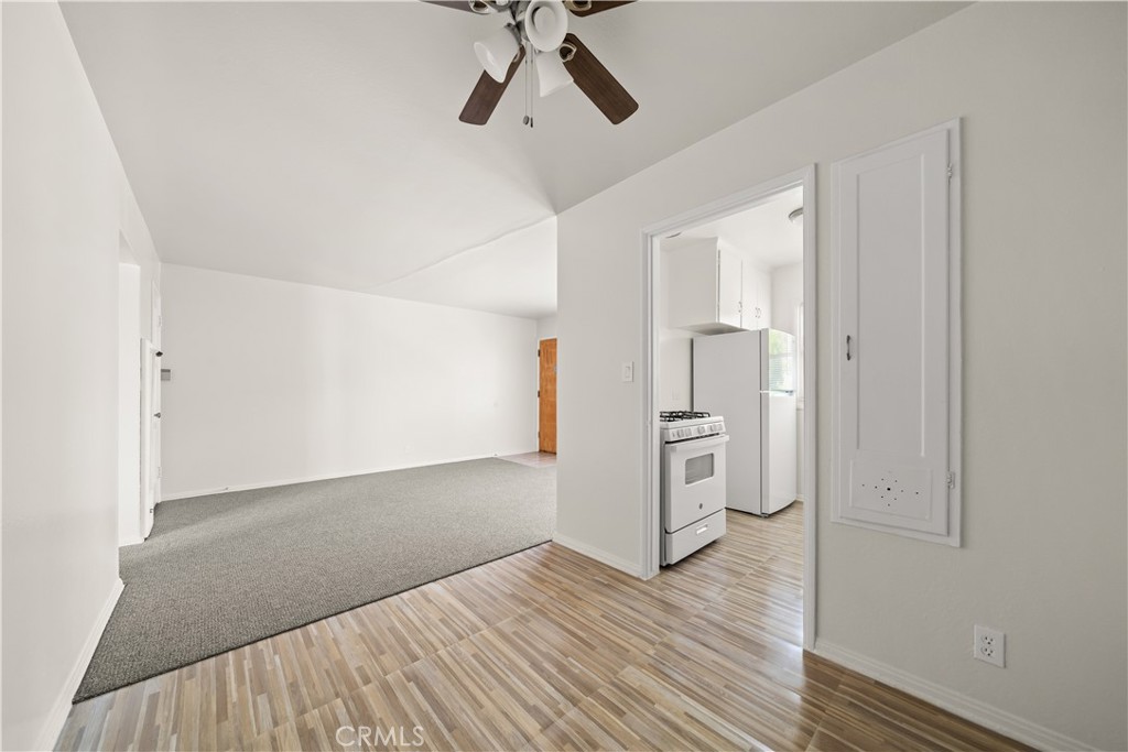 1136 Linden Avenue Property Photo 9