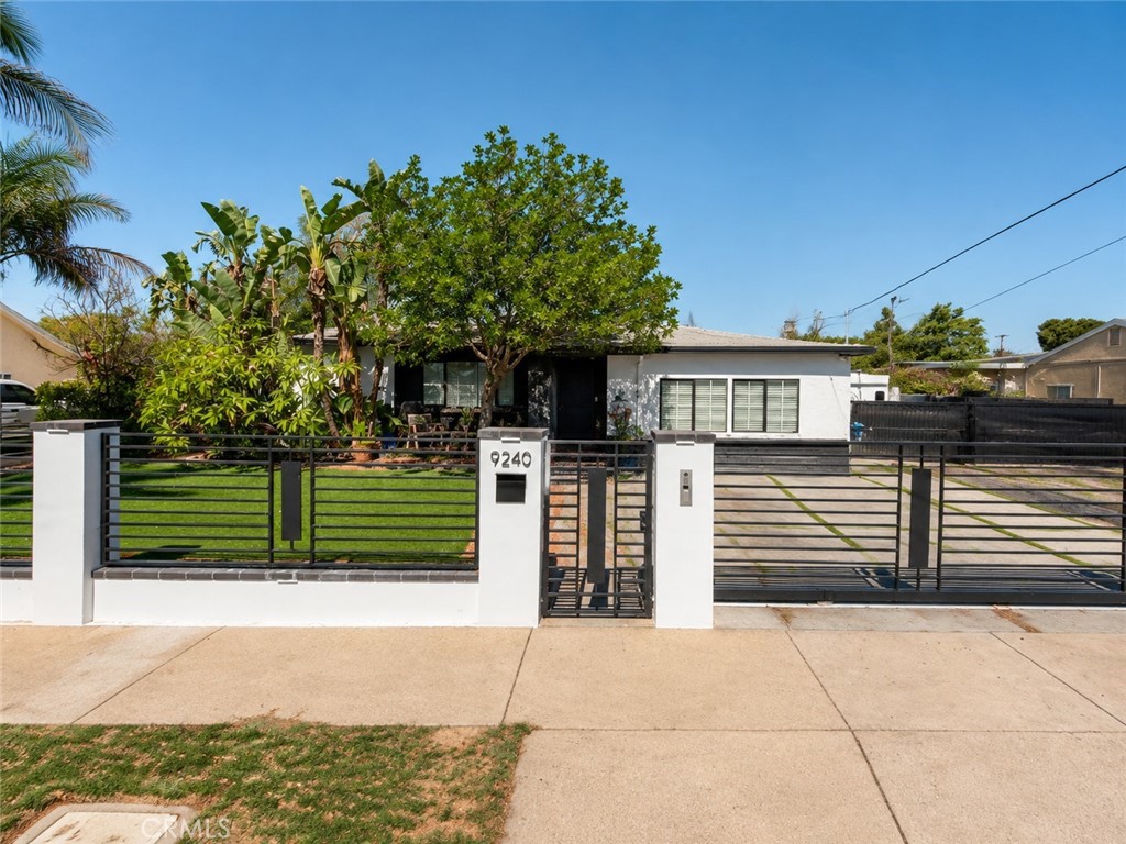 9240 Kewen Property Photo 1