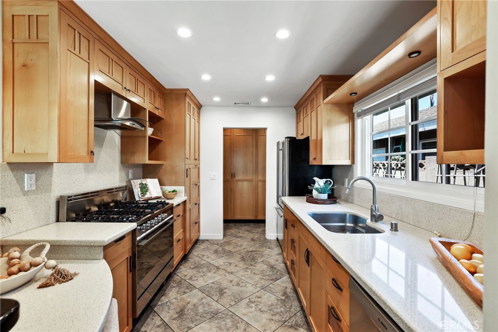 6571 Pickett Property Photo 14