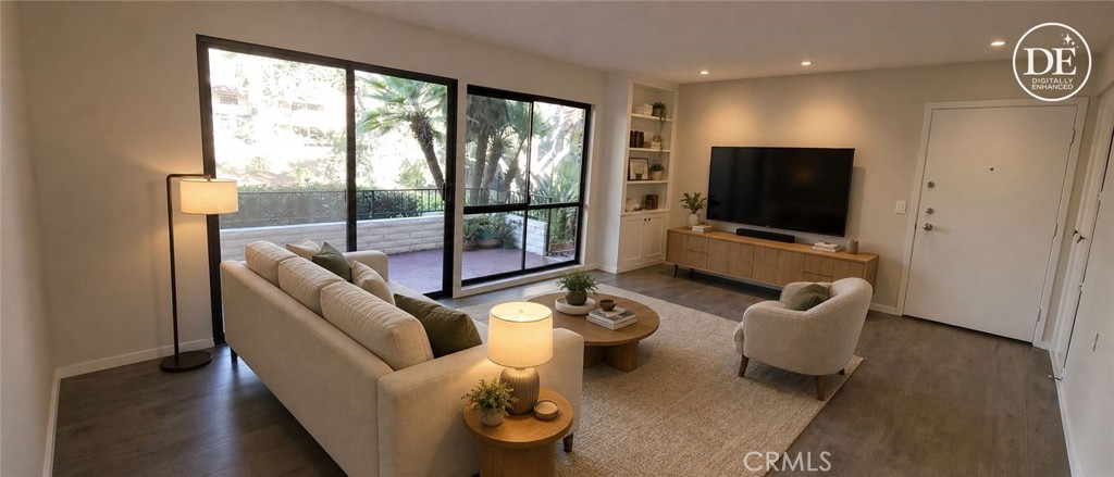931 Avenida Majorca #a Property Photo 5
