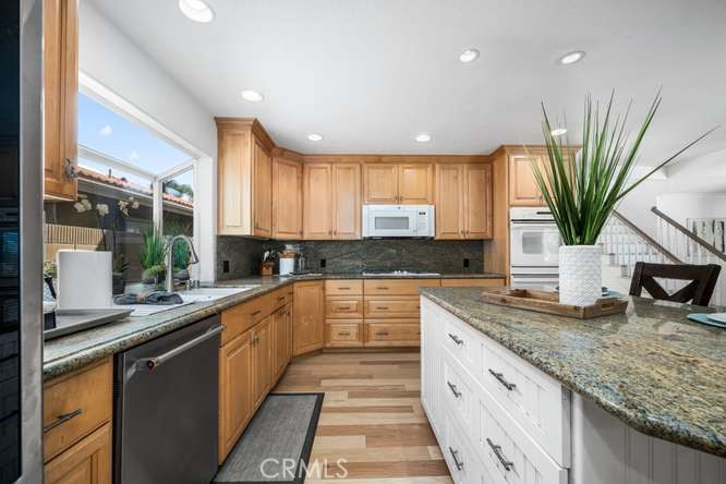 20652 Chaucer Lane Property Photo 14