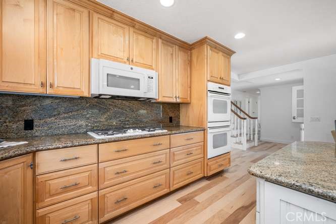 20652 Chaucer Lane Property Photo 17