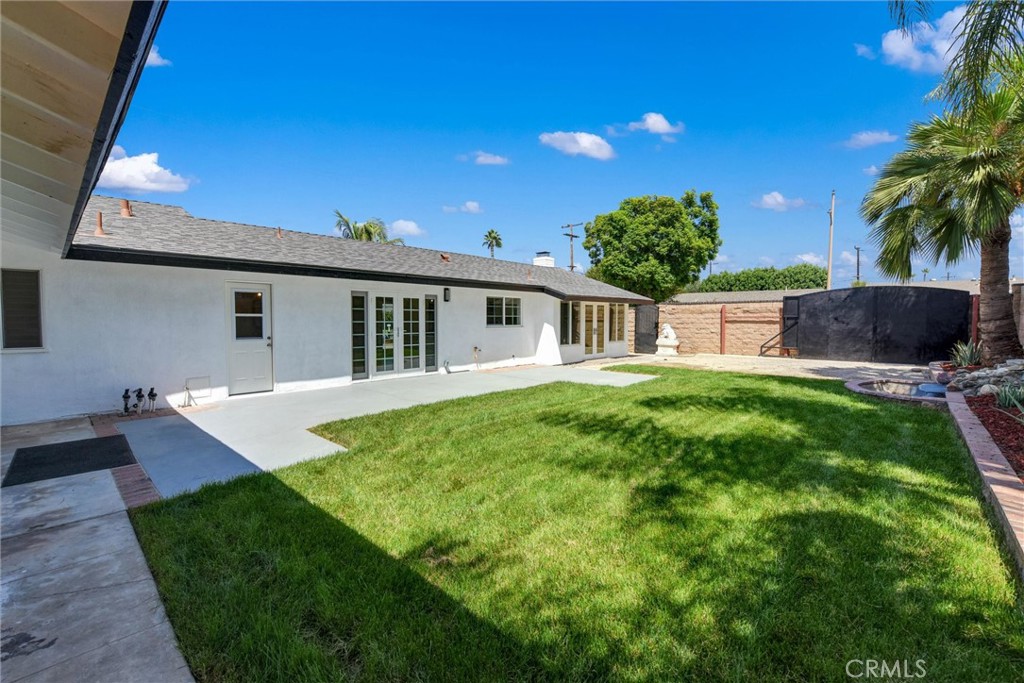 629 S Yorba Property Photo 21
