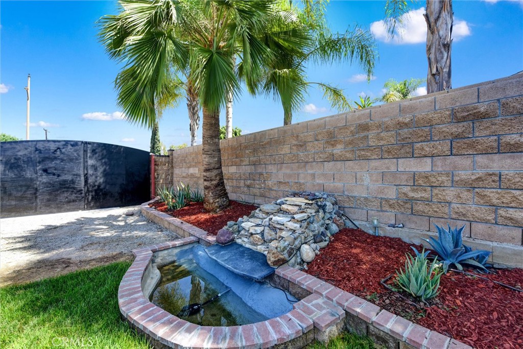 629 S Yorba Property Photo 23