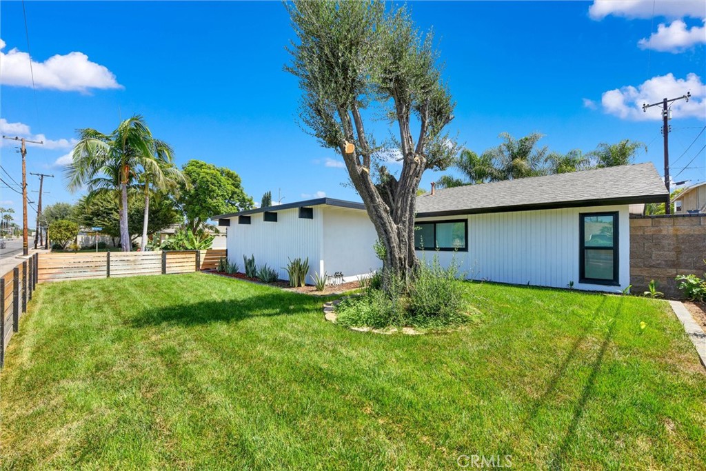 629 S Yorba Property Photo 25