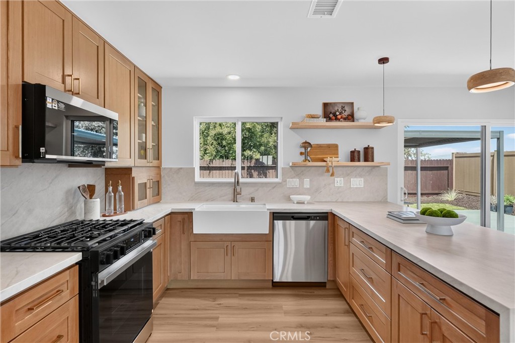 1825 Rolling Hills Property Photo 9