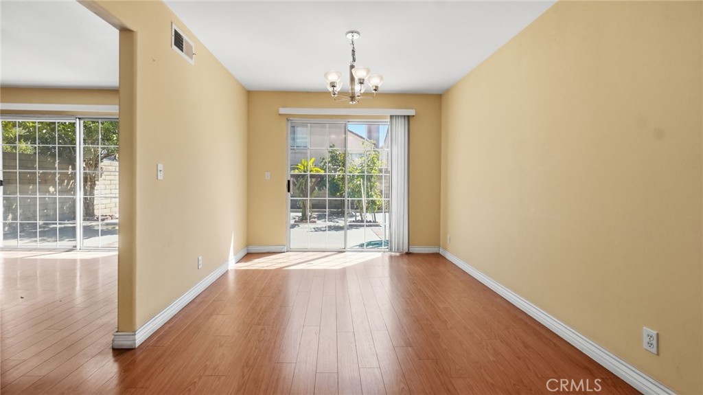 7432 Bellingham Ave Property Photo 3