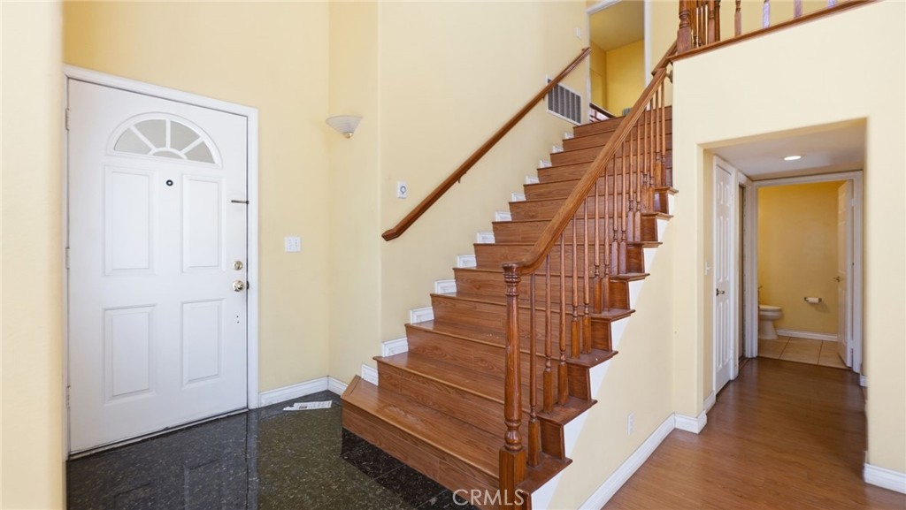 7432 Bellingham Ave Property Photo 11