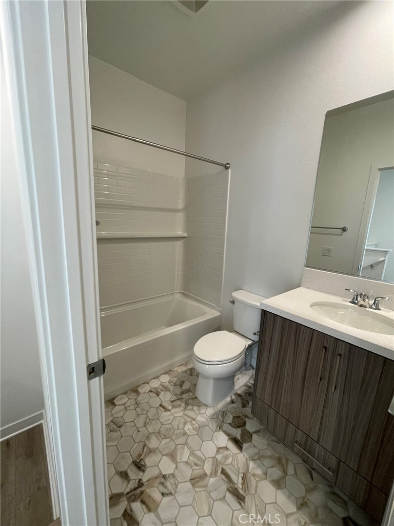 1230 W Bushell Property Photo 18