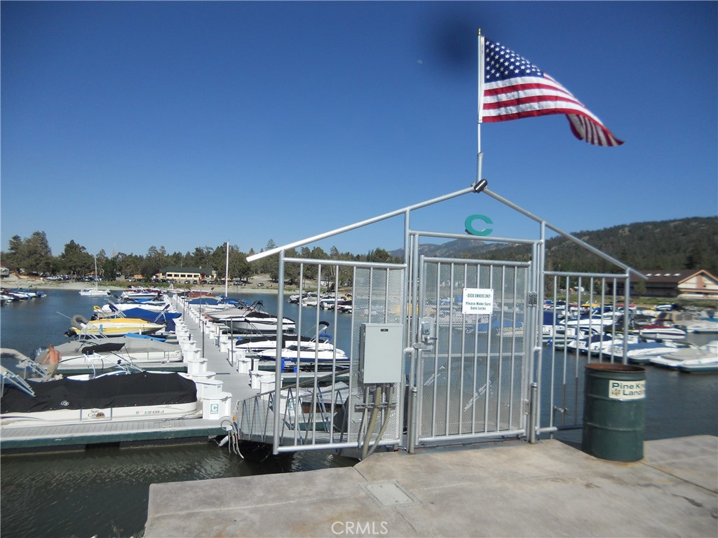 400 Pine Knot Property Photo 1
