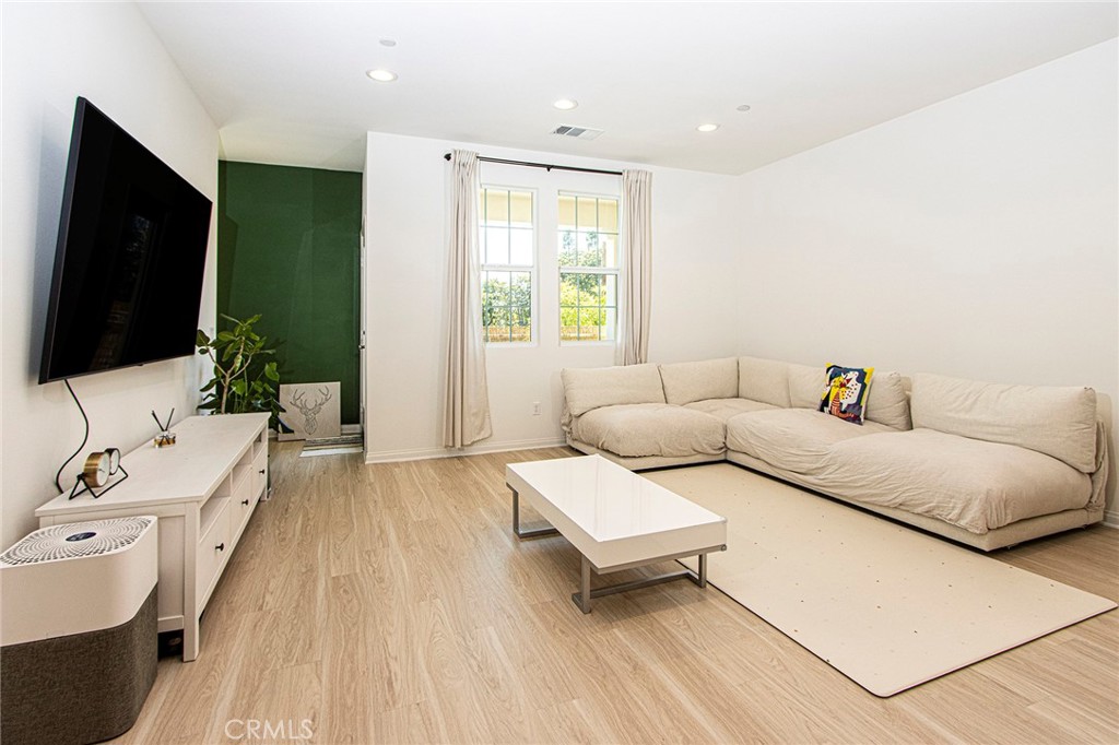6899 Magnolia Avenue Property Photo 2