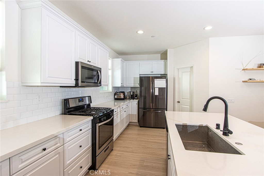 6899 Magnolia Avenue Property Photo 6