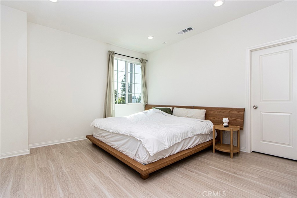 6899 Magnolia Avenue Property Photo 7