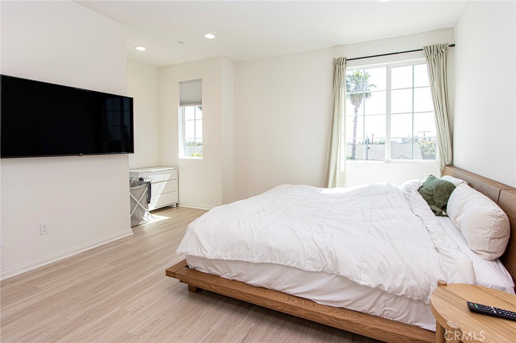 6899 Magnolia Avenue Property Photo 8