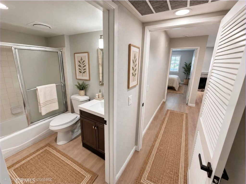 6545 Reseda 3 Property Photo 13