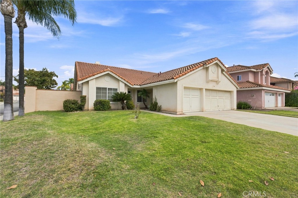 2127 E Bellbrook Property Photo 3
