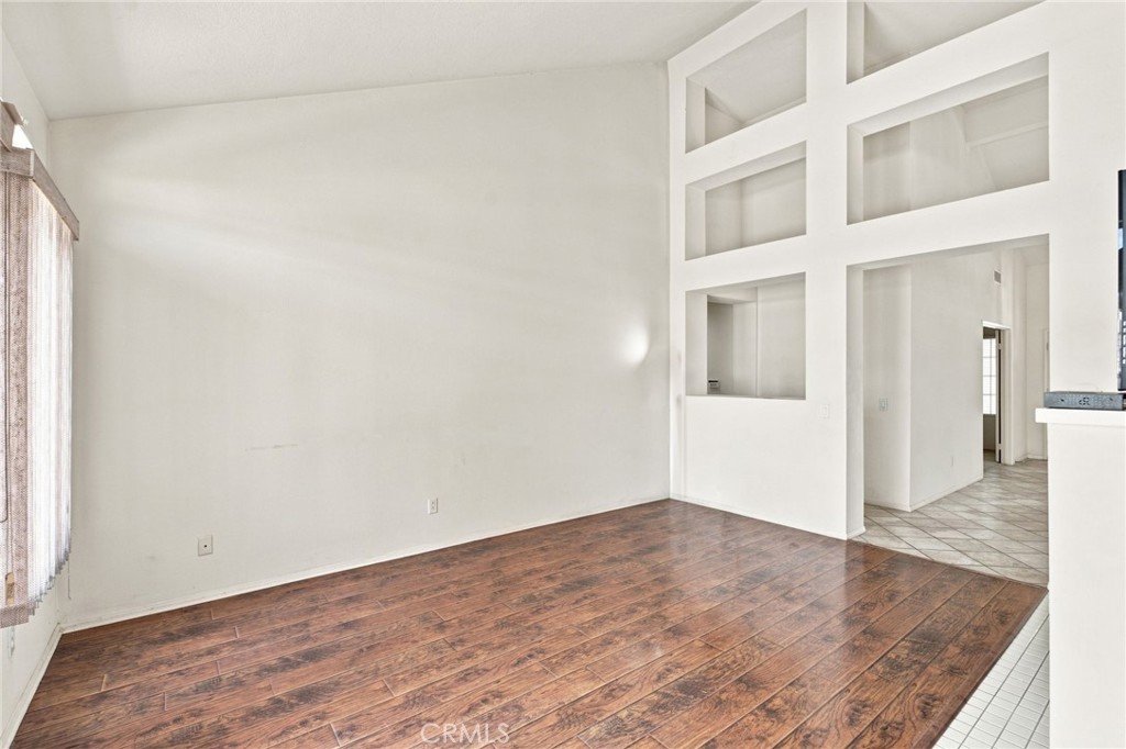 2127 E Bellbrook Property Photo 7