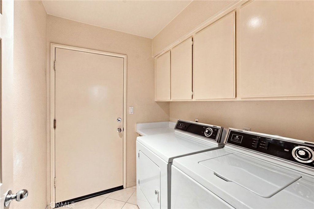 2127 E Bellbrook Property Photo 40