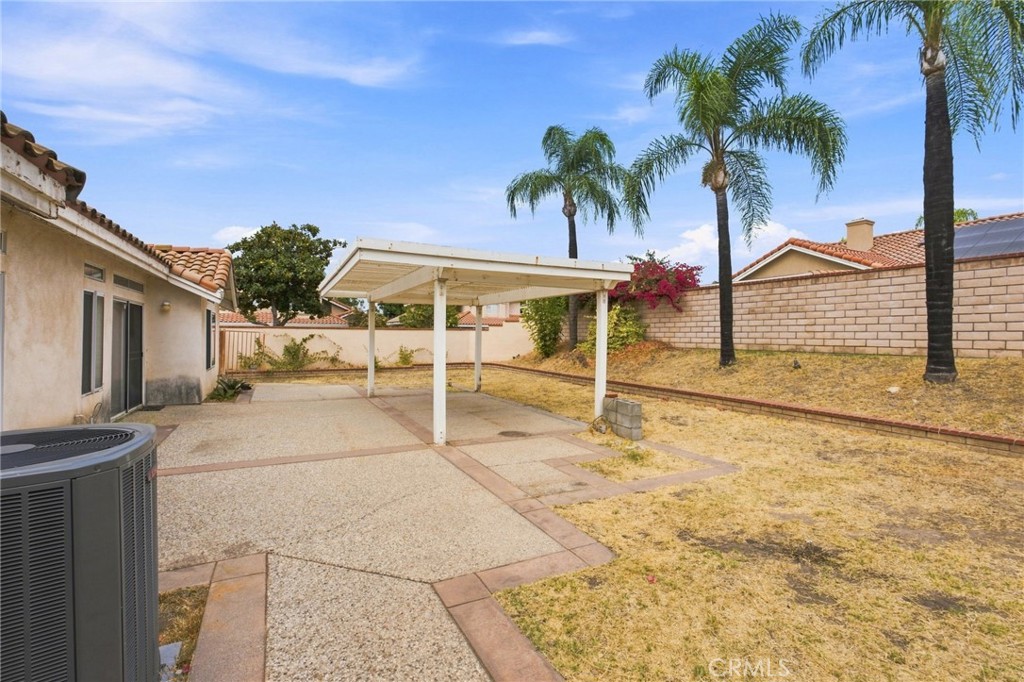 2127 E Bellbrook Property Photo 45