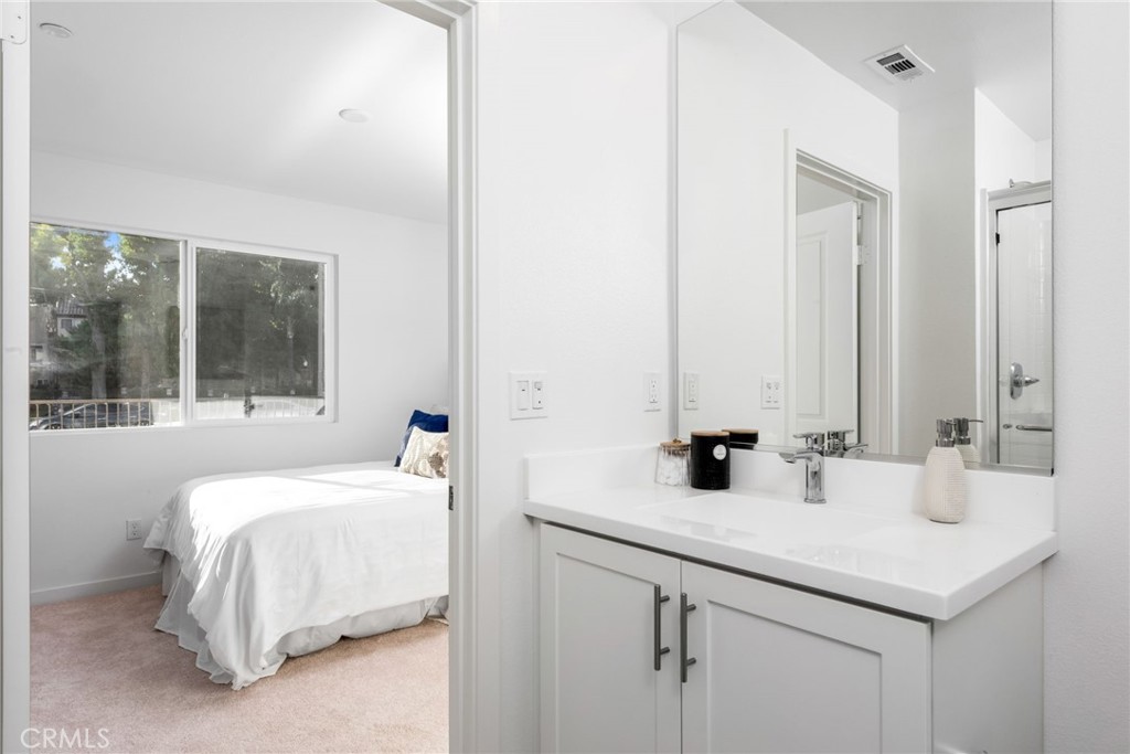 1102 Santo Antonio Drive Property Photo 5