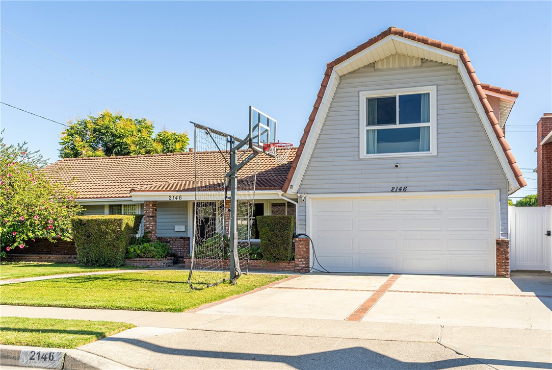 2146 W Crone Avenue Property Photo 2