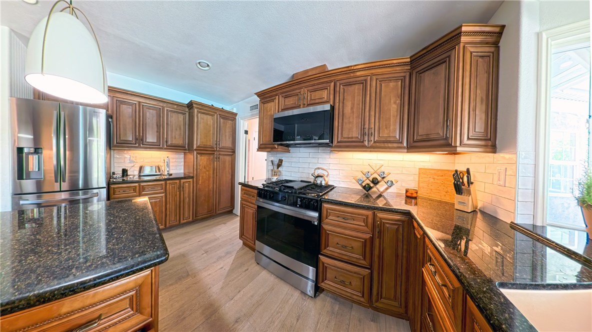 2146 W Crone Avenue Property Photo 7